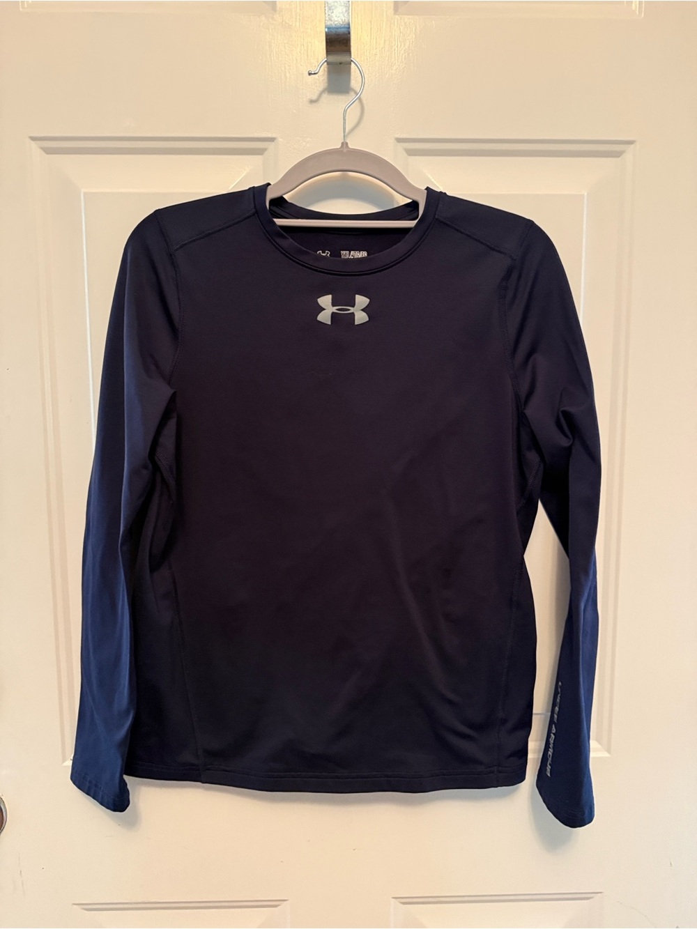 Under Armour youth XL Long Sleeve thermal cold Gear shirt - Navy
